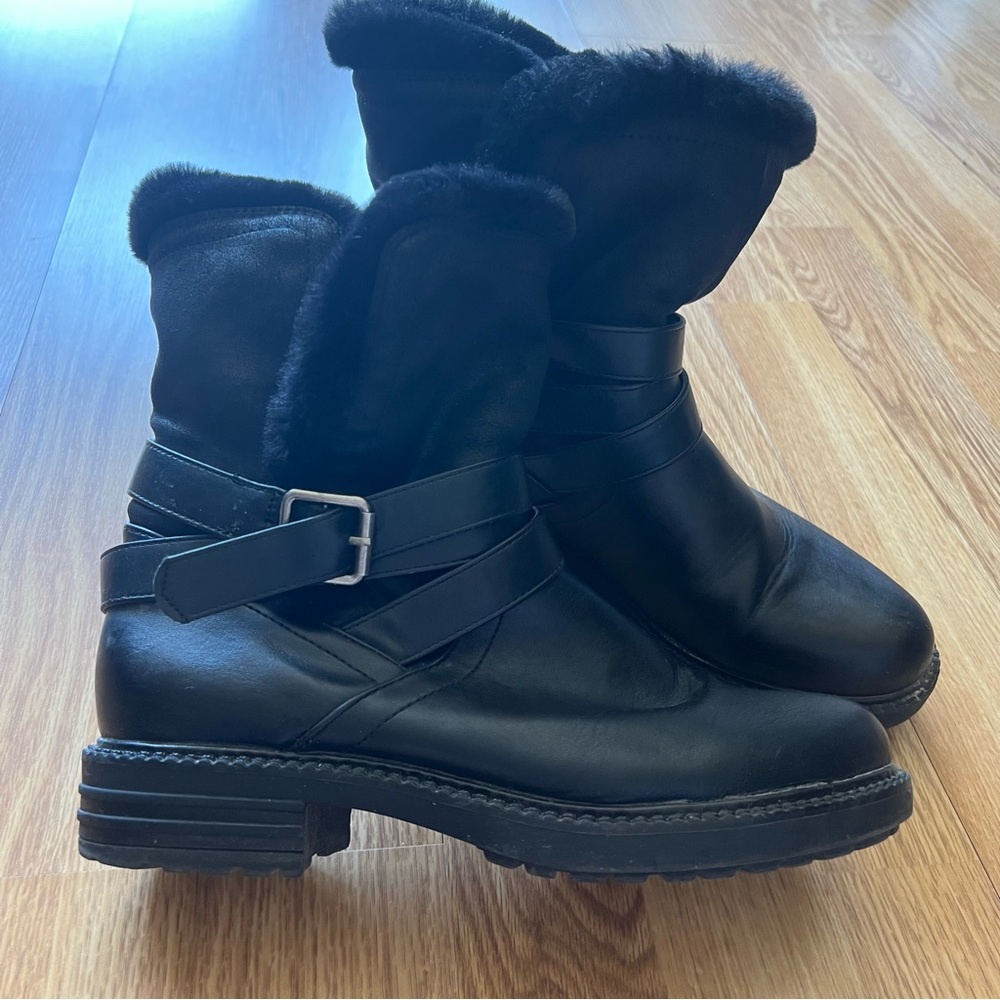 Snow Boots - Picture 3 of 7